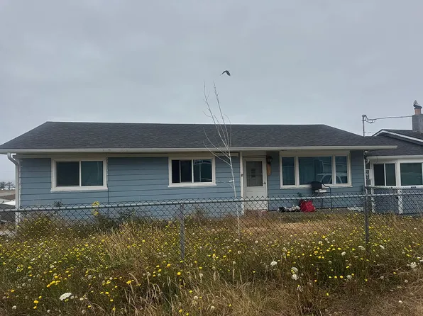29730 Hillcrest St, Gold Beach, OR 97444