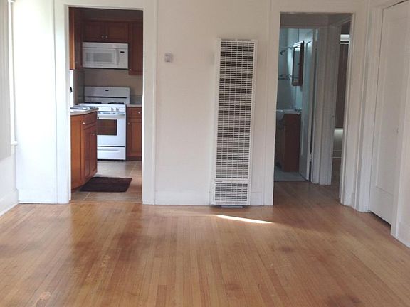 309 Gladys Living Room