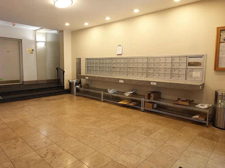 1931 N Cleveland St #306 — Photo 24