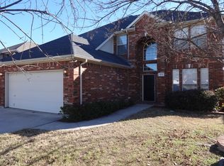 613 Silverbrook Dr, Saginaw, TX 76179