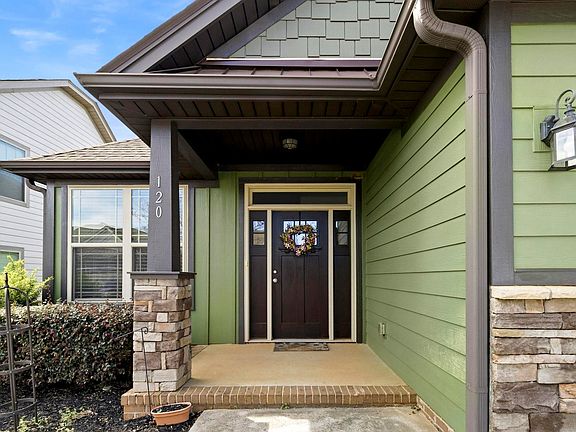3rd image of 120 Bur Oak Dr