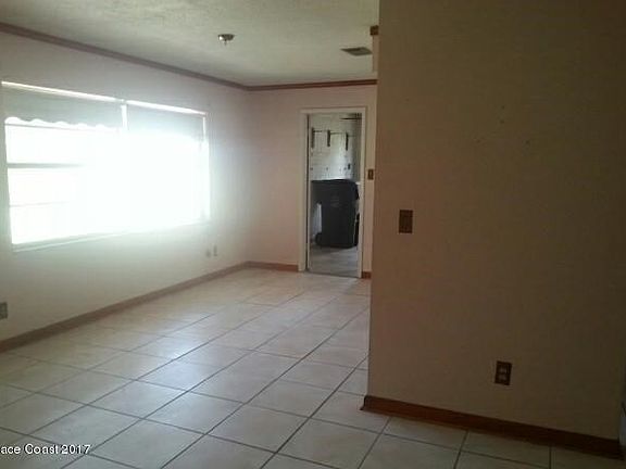 view from familyroom to dining (2)