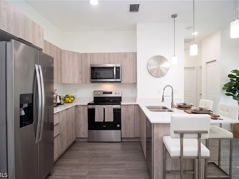 9004 W Justice Cir — Photo 3