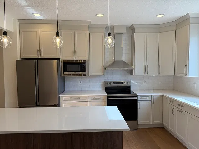 3 bed, 2.5 bath, 1560 sqft, $2,300 — Photo 3