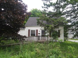 562 Riverside Dr, Augusta, ME 04330