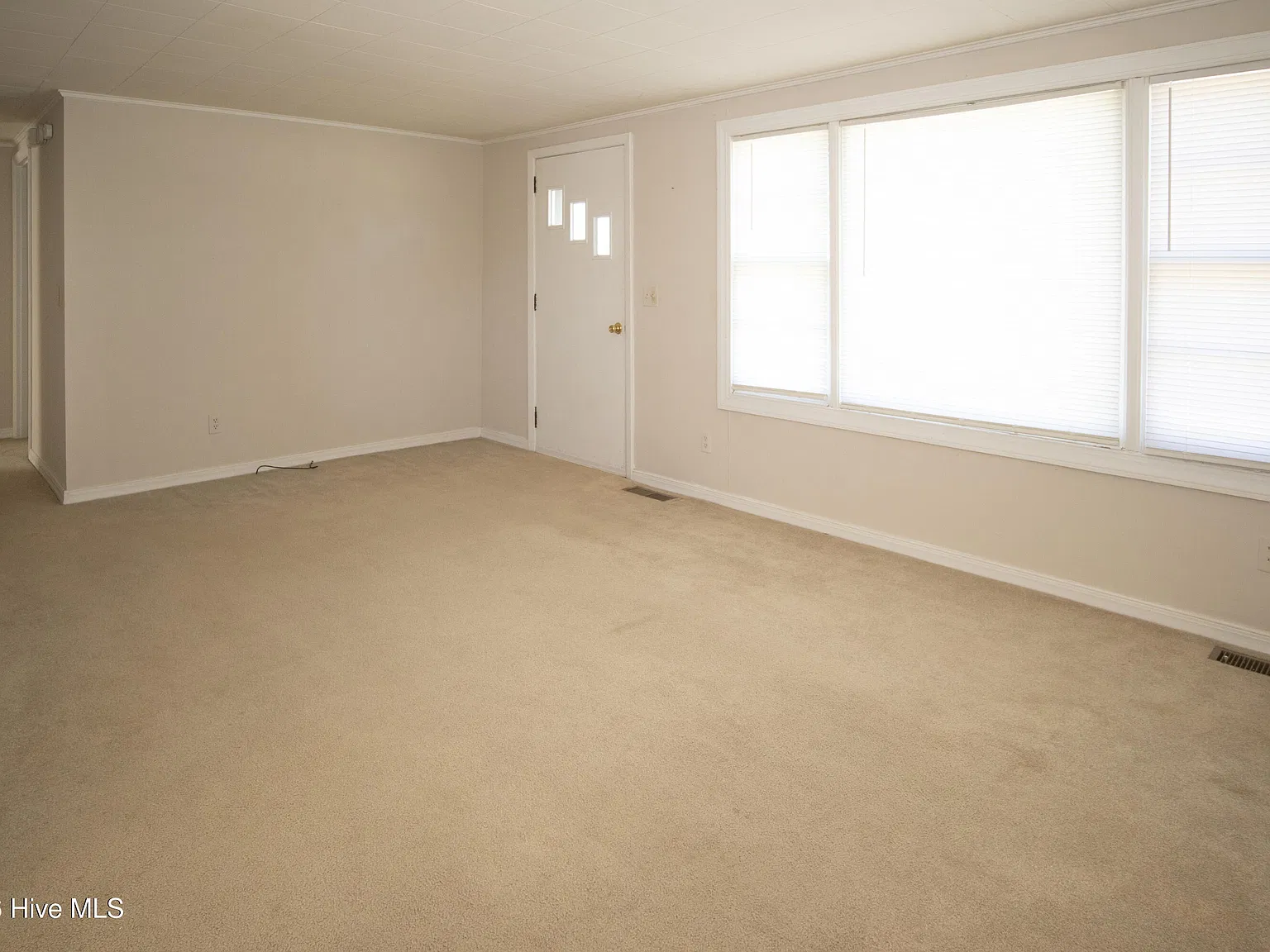 2 bed, 1.0 bath, 760 sqft, $1,000 — Photo 4