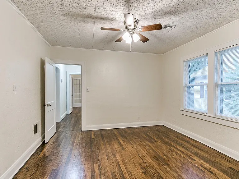 625 W Dewey St — Photo 67