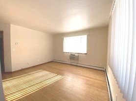 1620 Marshall, 1 beds  1.0 baths