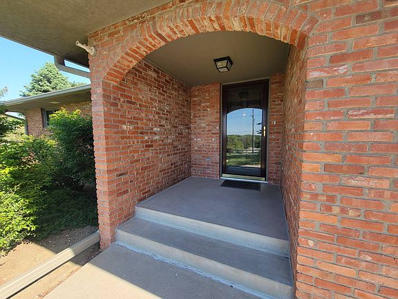 3rd image of 2716 Steamwagon Rd