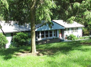 44 Forest Hills Dr, Wheeling, WV