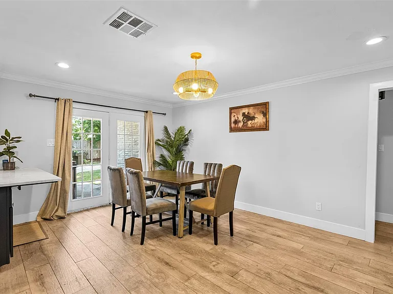 10058 Cedardale Dr — Photo 9