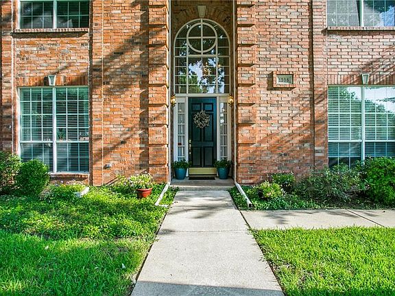 3rd image of 1308 Gatewood Dr