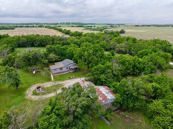 3rd image of 2950 County Road 2600