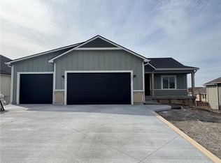 18820 Weaver St, Spring Hill, KS 66083