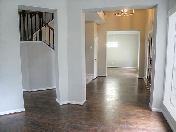 4th image of 15326 Flemington Ave