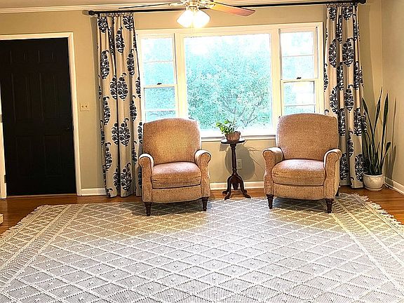 4th image of 205 Hillview Dr