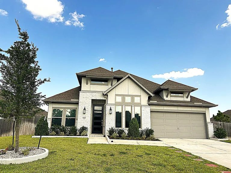 1502 Munson Valley Rd — Photo 1