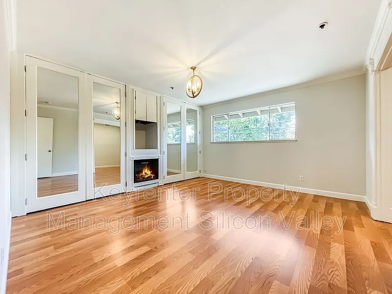 460 Lassen St #7 — Photo 11