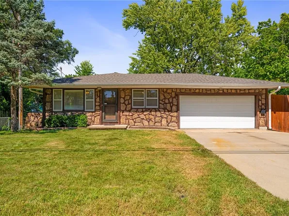 6710 W 82nd St, Overland Park, KS 66204