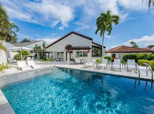 598 Bay Villas Ln #83, Naples, FL 34108