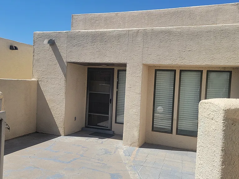 1908 Mountain Shadow Dr — Photo 2