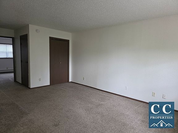 3rd image of 2300 Clark St #8