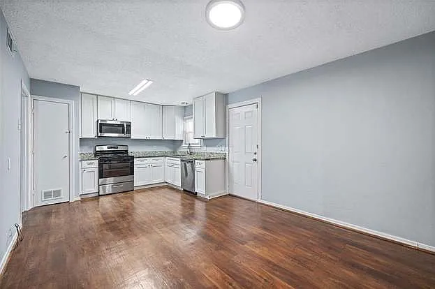 325 Paddy St — Photo 25