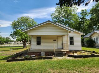 609 W 5th St, Ada, OK 74820
