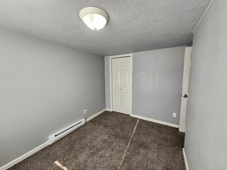 1327 Tunis Ave — Photo 16