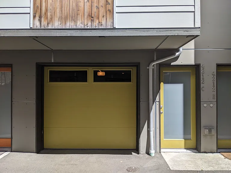 4212 8th Ave NE #C — Photo 26