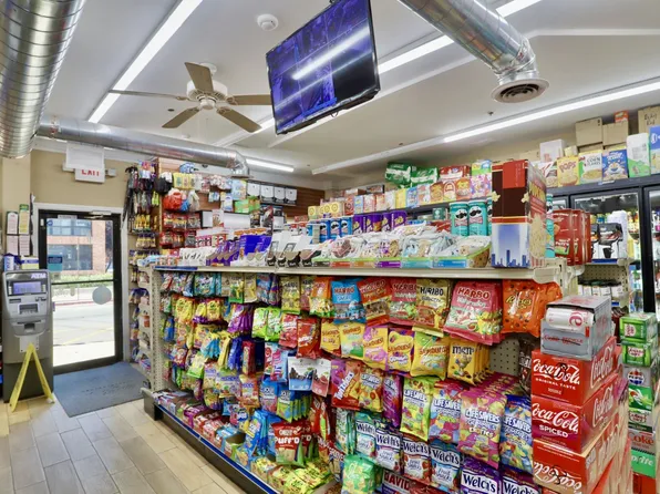 400 Jefferson Street image 2 of 12