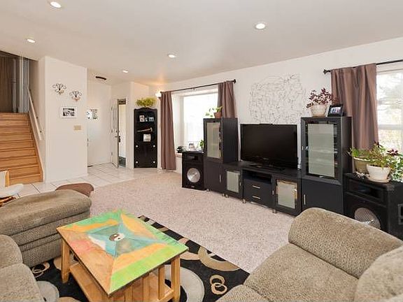 Window Seat in Living Rm