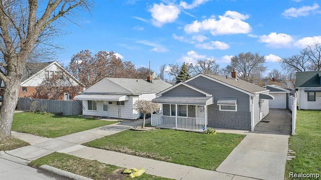 3 bed, 950 sqft, $1,550 — Photo 3