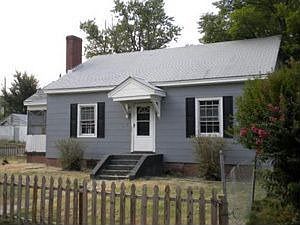 2nd image of 2619 Lochaven Blvd