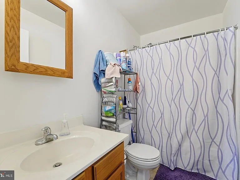 7206 Rutherford Green Cir — Photo 32
