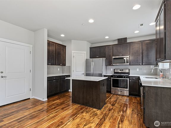5th image of 2906 S 135th Street
