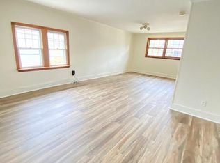 62 Sammis St APT 2, Huntington, NY
