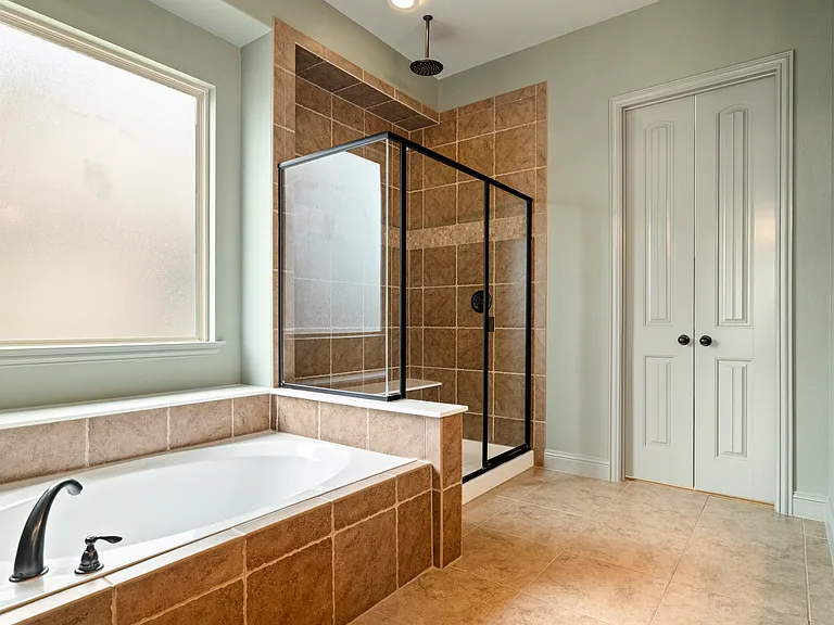1040 Edgefield Ln — Photo 13