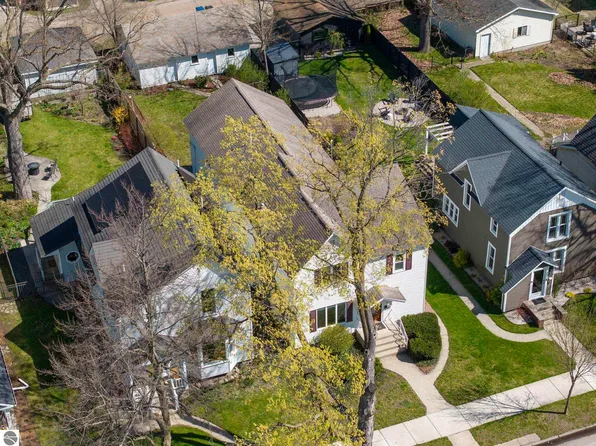 214 W 10th St, Traverse City, MI 49684