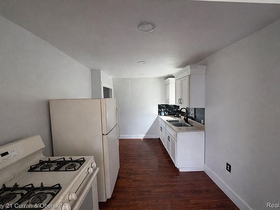 3rd image of 6348 Vaughan St