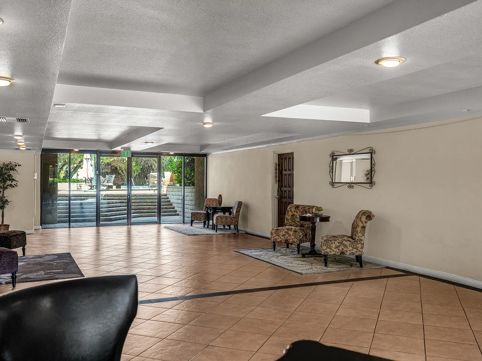 2 bed, 1218 sqft, $2,900 — Photo 3
