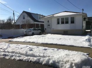 2562 Mount Ave, Oceanside, NY 11572
