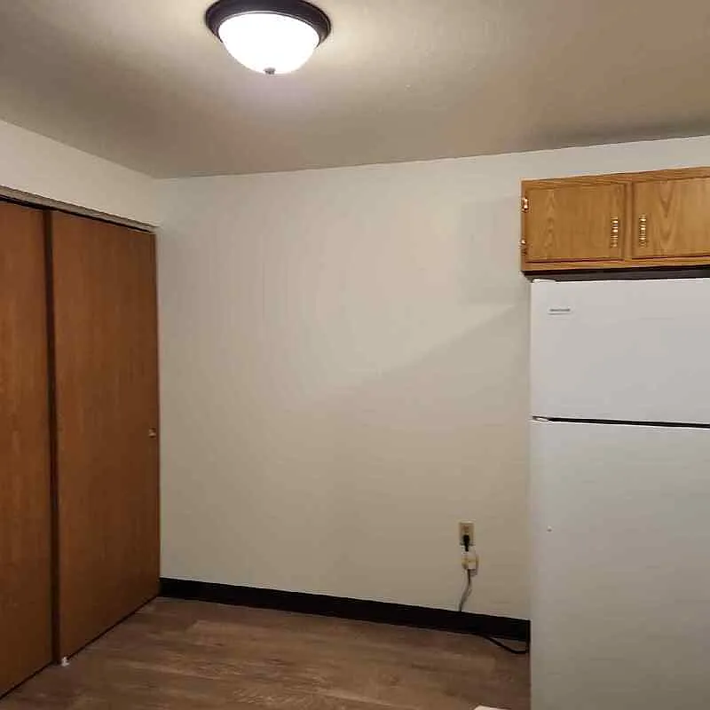 2 bed, 1.0 bath, $999 — Photo 3