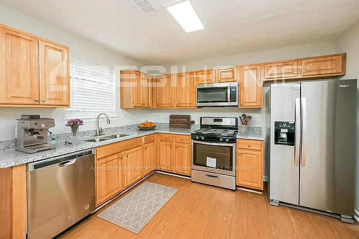 950 Quail Hunt Dr — Photo 3
