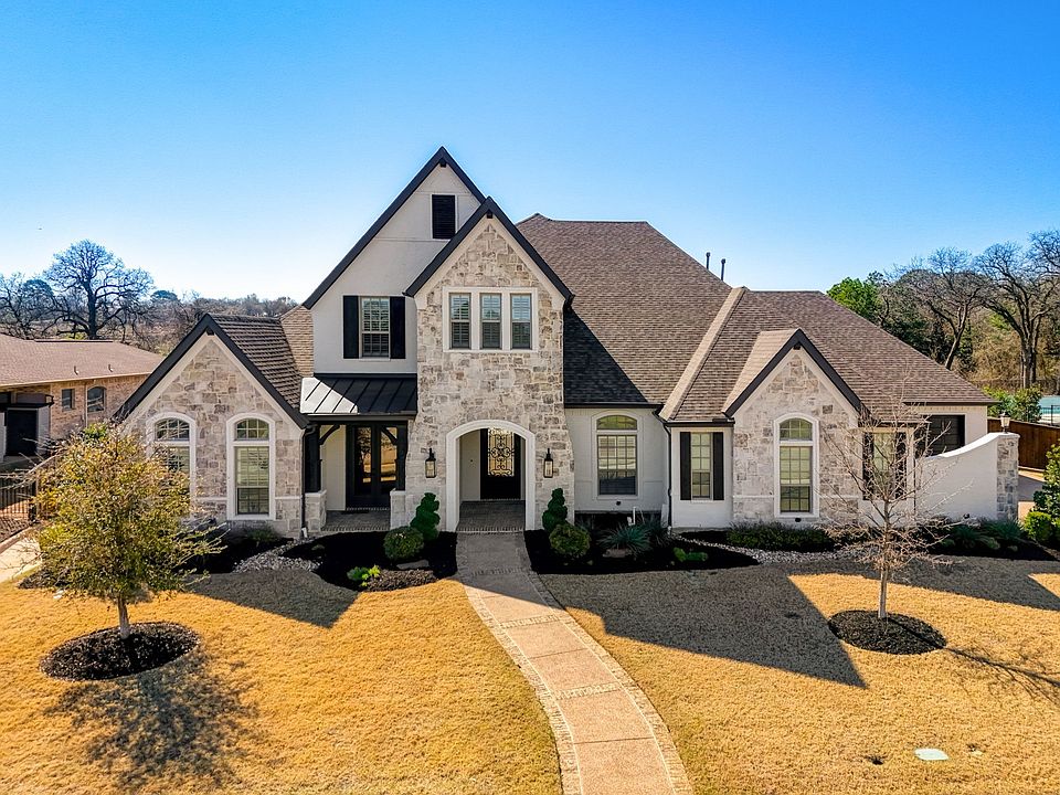 1st image of 1500 Hawthorne Ln