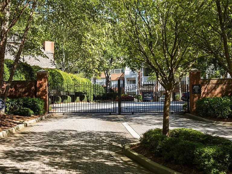 Dunwoody Ridge — Photo 34