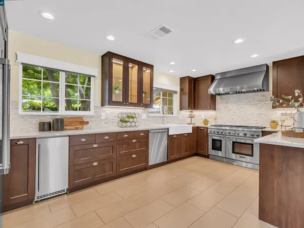 2330 Gill Port Ln, Walnut Creek, CA 94598