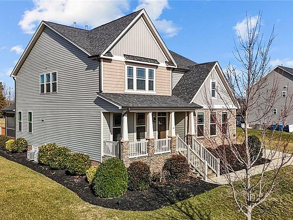 3rd image of 303 Fairmile Dr