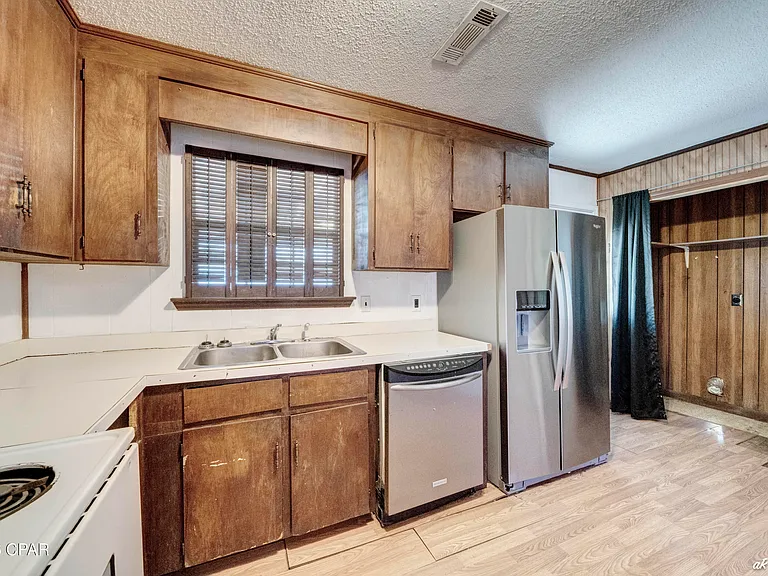 929 Marina Dr — Photo 12