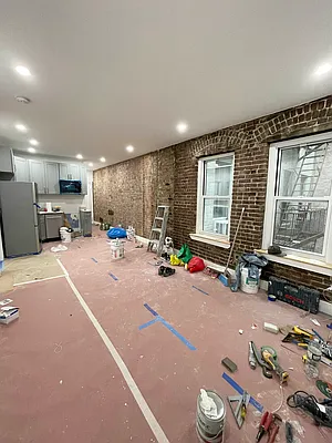 Rented by Jonis Realty | media 9